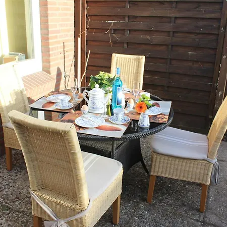 Spacious House In Sylt-ost, Garden *